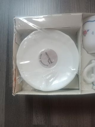 Tazas y platos Arcopal