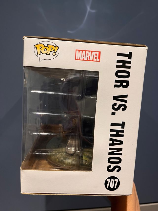 Funko Pop thanos y Thor
