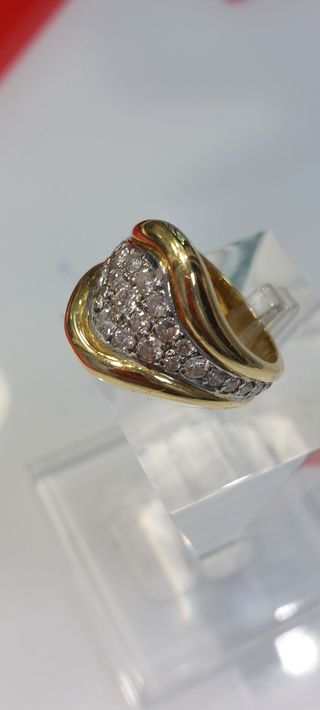 Anillo Oro Amarillo y Diamantes