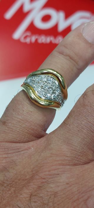 Anillo Oro Amarillo y Diamantes