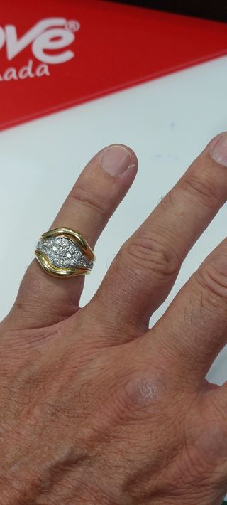 Anillo Oro Amarillo y Diamantes