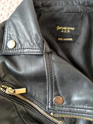 Cazadora cuero Stradivarius negra