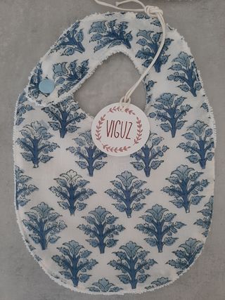 Babero bebé 0-3 meses estampado floral