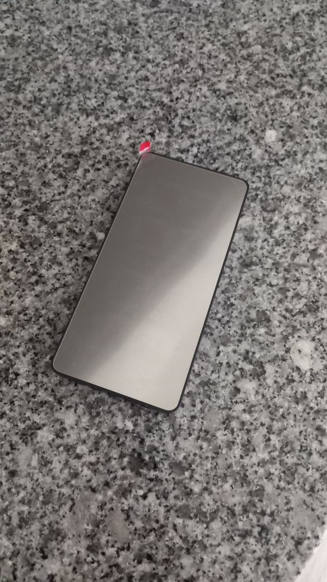 Reloj despertador moderno casa u dormitorio