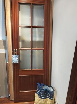 Puerta madera cristal 2.04 x 0.72 solo en persona 