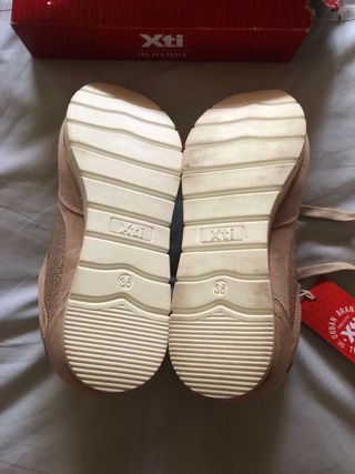 Zapatillas Xti Beige con Pedrería y Dorado
