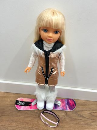Nancy Esquiadora con Snowboard y Gafas