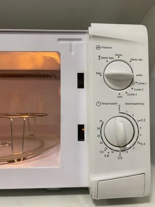 Microondas SVAN blanco