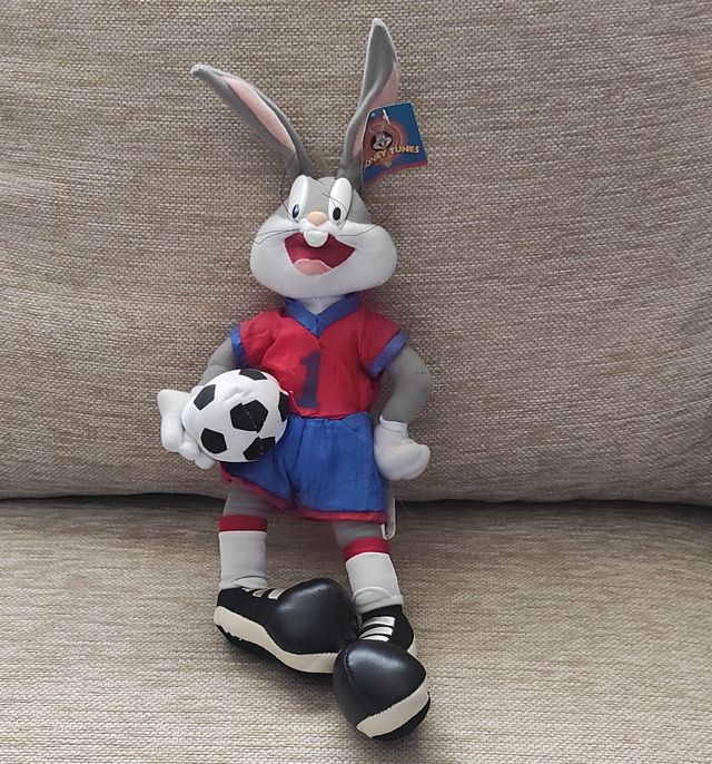 PELUCHE BUGS BUNNY FUTBOLISTA LOONEY TUNES