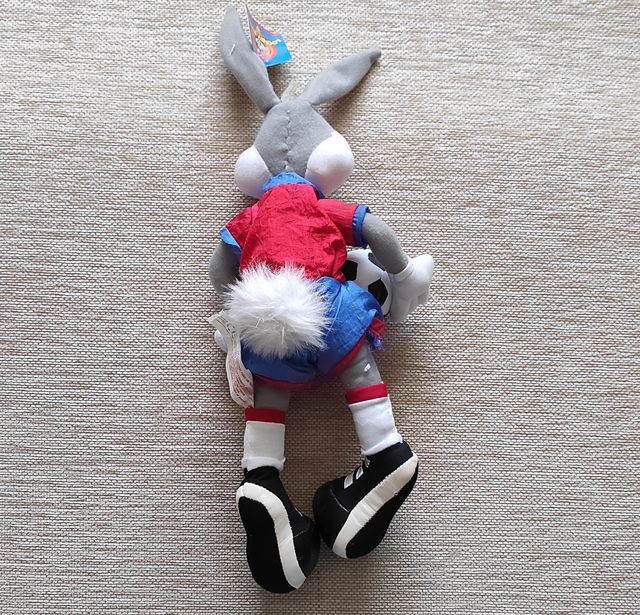 PELUCHE BUGS BUNNY FUTBOLISTA LOONEY TUNES