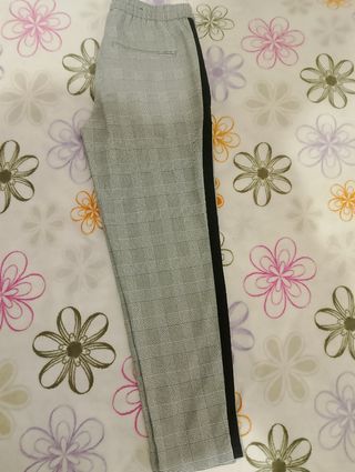 Pantalones de cuadros grises y negros