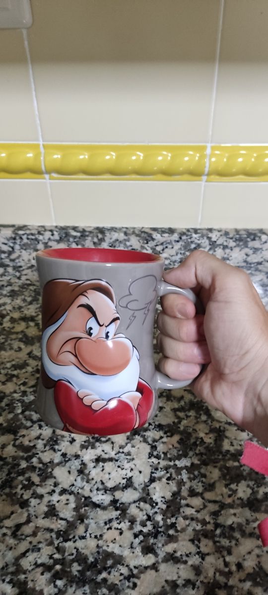 Taza del Enanito Gruñón de Blancanieves