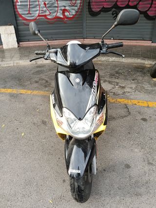 Yamaha Jog RR Negra y Amarilla