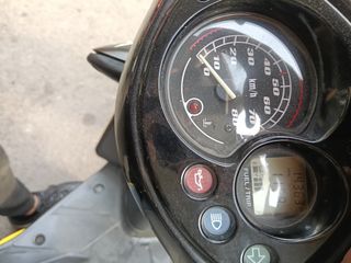 Yamaha Jog RR Negra y Amarilla