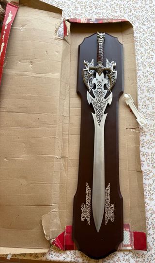 Espada decorativa de pared