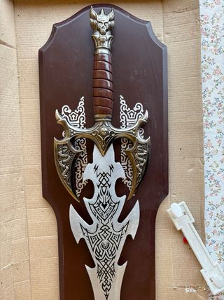 Espada decorativa de pared