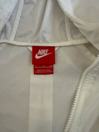 Chaqueta Nike Blanca y Gris con Capucha