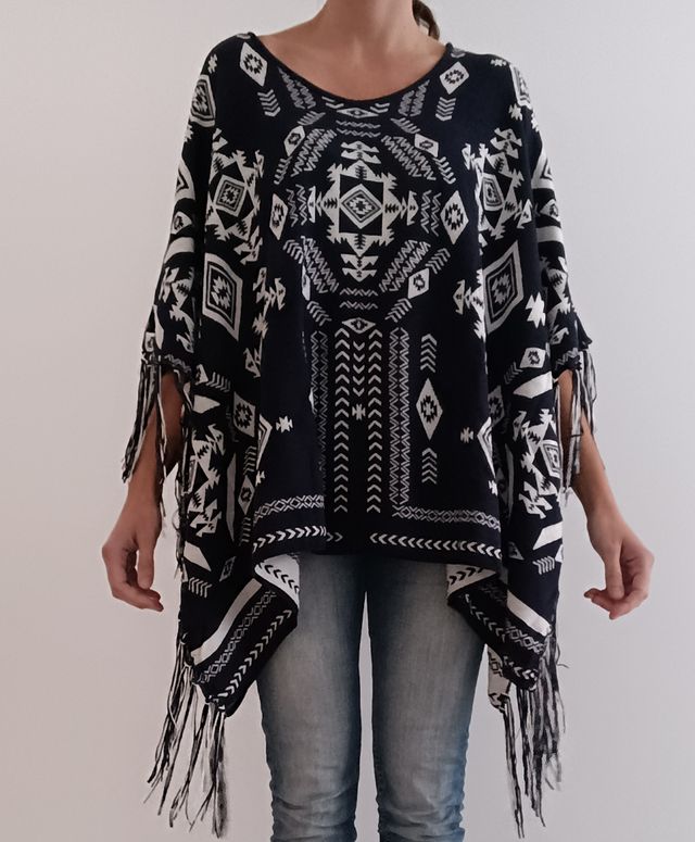 Nuovissimo poncho H&M con stampa etnica