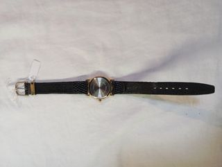 Reloj Caswatch rojo y negro