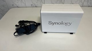 Synology DS220j NAS 2 bahías blanco