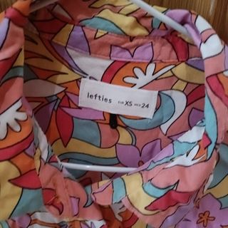 Camisa manga corta con estampado colorido Lefties