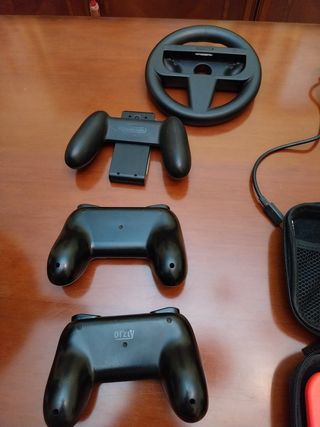 Nintendo Switch + Accesorios Poco Uso