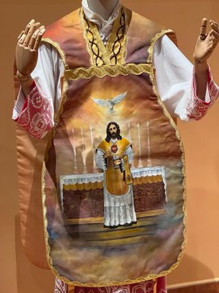 Casulla pintada a mano