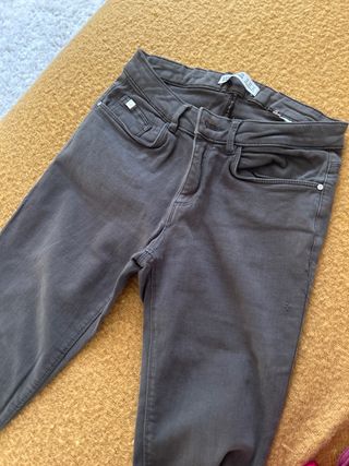 lote de Pantalones Zara Tallas 36 y 38.
