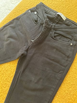 lote de Pantalones Zara Tallas 36 y 38.
