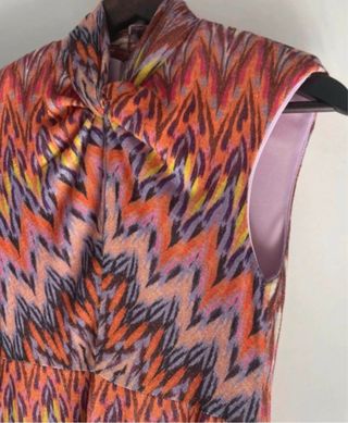 Vestido elástico invitada naranja y morado 