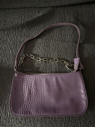 Bolso morado Pull&Bear efecto piel cocodrilo