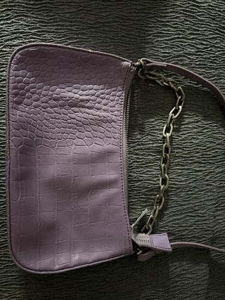 Bolso morado Pull&Bear efecto piel cocodrilo