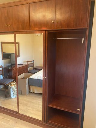 Habitación completa: Cama, cómoda, armario,espejo