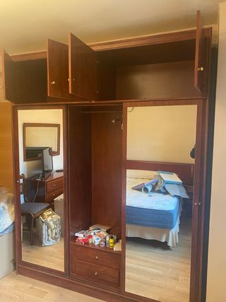 Habitación completa: Cama, cómoda, armario,espejo