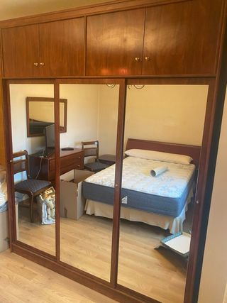 Habitación completa: Cama, cómoda, armario,espejo