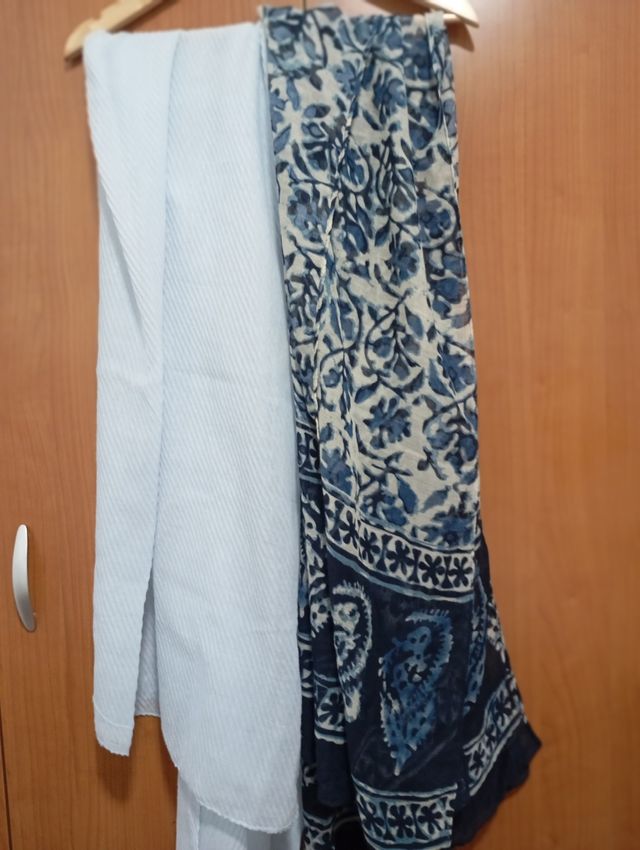 Dos pañuelos moda azul y blanco