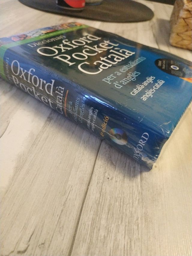 Diccionari Oxford Pocket Català per a estudiant...