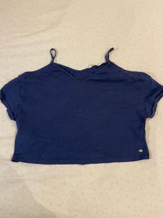 Camiseta corta azul sin hombros