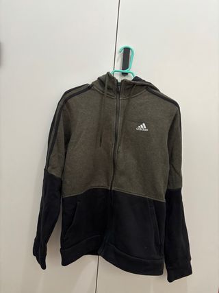 Sudadera Adidas con capucha y cremallera
