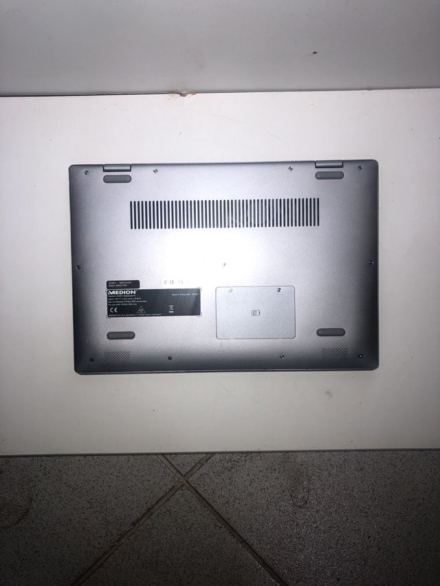 Medion S4401 X360 (i3-7th Gen)