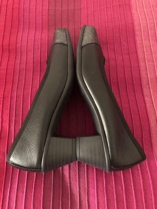 Zapatos de salón piel tacón bloque