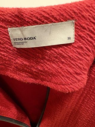 Chaqueta Vero Moda Roja Talla M