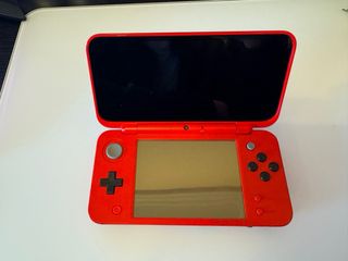 Nintendo 2DS XL Edición Poké Ball