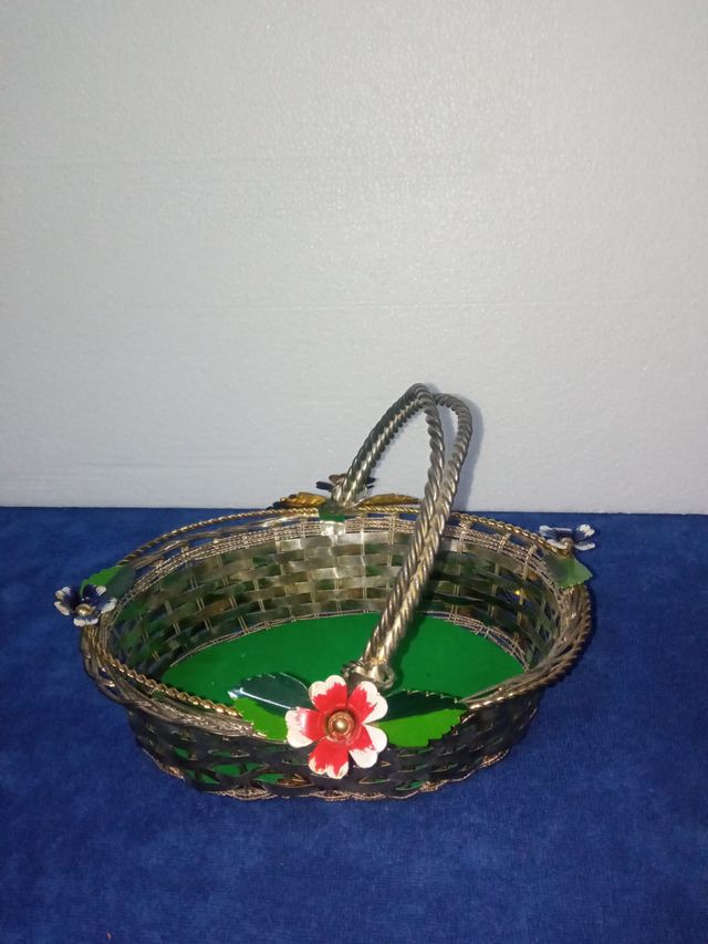 Cesta decorativa metal y tela