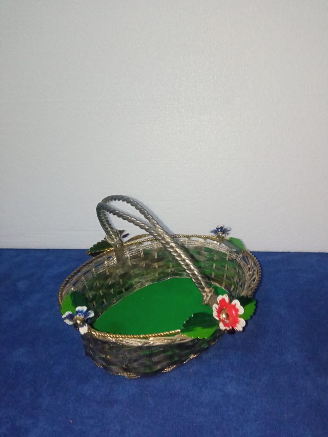 Cesta decorativa metal y tela