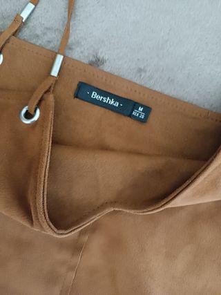 Top Bershka scamosciato marrone