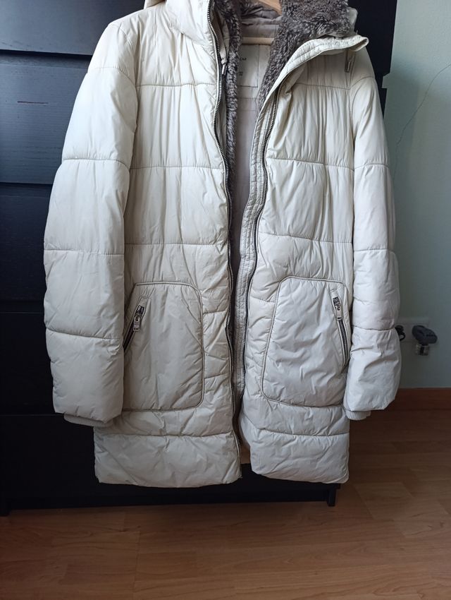 Plumífero Pull and Bear beige Talla L