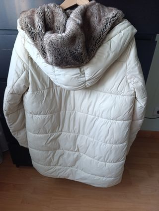 Plumífero Pull and Bear beige Talla L