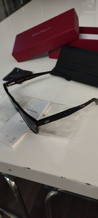 Gafas de sol Salvatore Ferragamo Negras