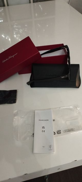 Gafas de sol Salvatore Ferragamo Negras